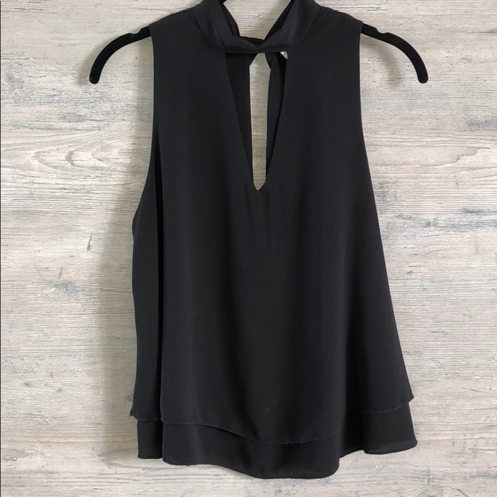 Tyche keyhole front / tie-back tank